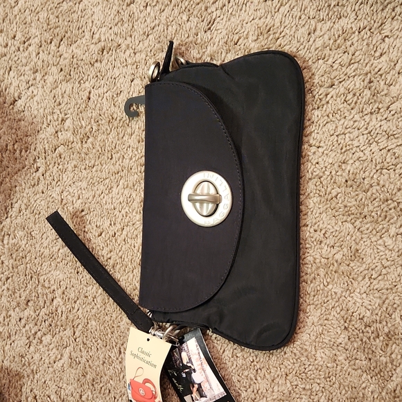 Bagallini clutch
